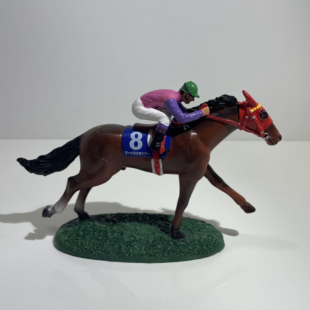 競馬　サンデーサイレンスの置き物　フィギュア サンデーサイレンス ダイキャスト製 フィギュア - メルカリ